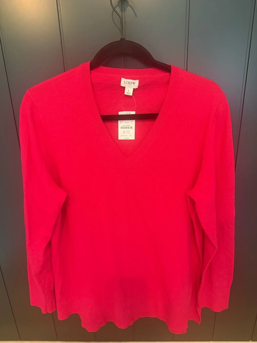 🌺 NEW J.CREW V-Neck Sweater in Bright Hot Pink - Picture 1 of 12
